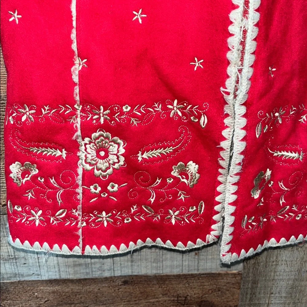 GAP red faux suede coat w Nordic embroidered shearling lining girl's size S